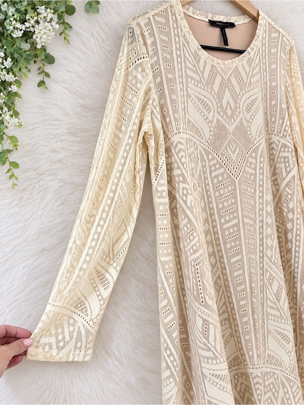 BCBGMAXAZRIA Natyly Cream Lace Long Sleeve Swing Dress L - Picture 3 of 7